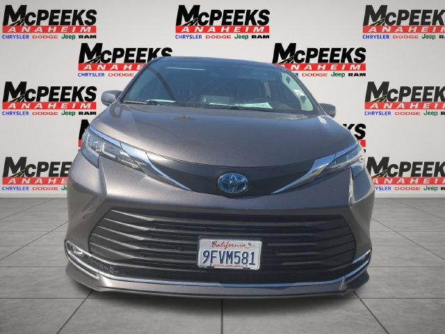 Used 2023 Toyota Sienna XLE FWD image 8
