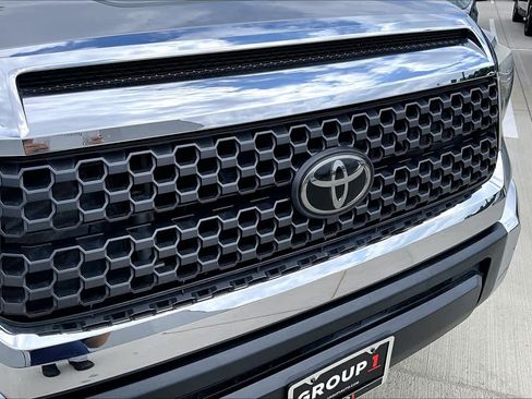 Used 2020 Toyota Tundra SR5 w/ SR5 Upgrade Package AWD/4WD image 29