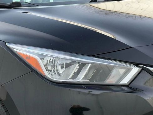 Used 2021 Nissan Versa SV image 29