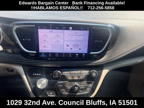 Used 2023 Chrysler Pacifica Limited FWD image 22