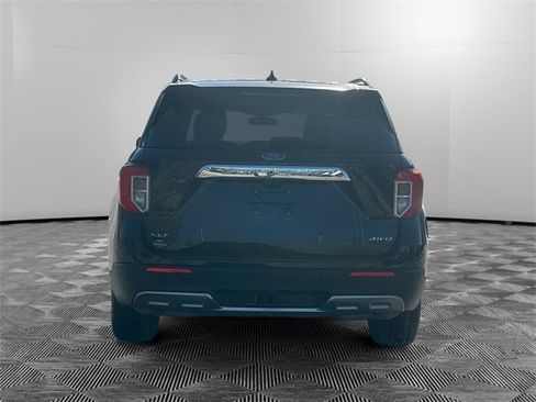 Used 2023 Ford Explorer XLT w/ Equipment Group 202A image 4