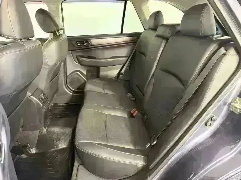 Used 2017 Subaru Outback 2.5i Limited AWD/4WD image 37