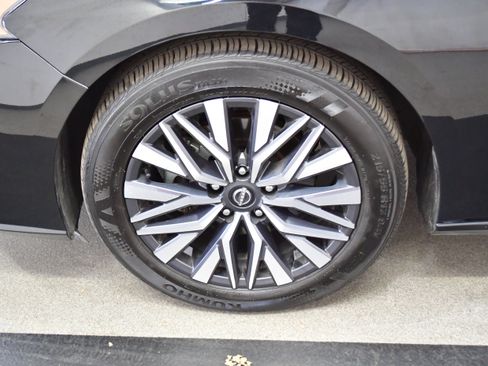 Used 2025 Nissan Altima 2.5 SV FWD image 34