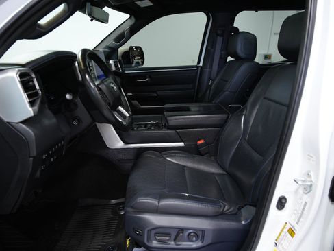 Used 2024 Toyota Tundra Platinum AWD/4WD image 32