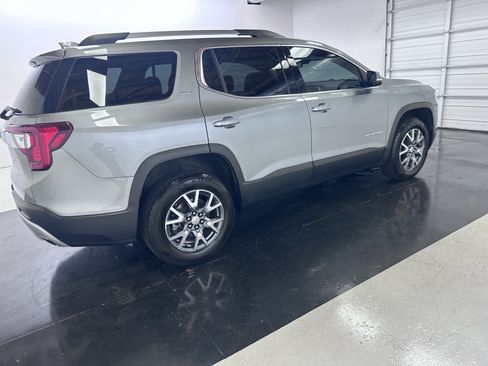 Used 2023 GMC Acadia SLT FWD image 17
