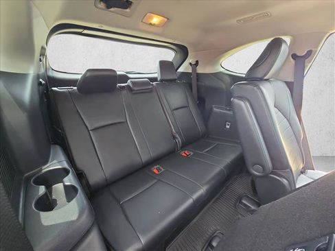 Used 2021 Toyota Highlander XLE FWD image 18