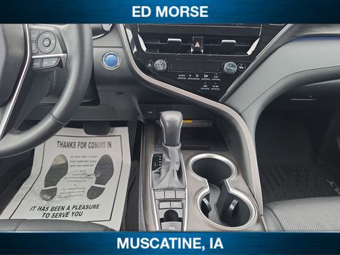 Used 2021 Toyota Camry XLE w/ Navigation Upgrade Package image 11