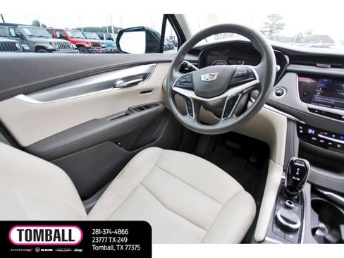 Used 2021 Cadillac XT5 Premium Luxury image 9