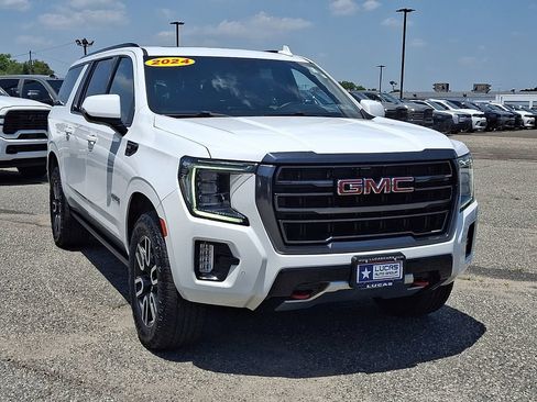 Used 2024 GMC Yukon XL AT4 AWD/4WD image 2