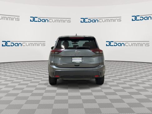 Used 2024 Nissan Rogue SV FWD image 7