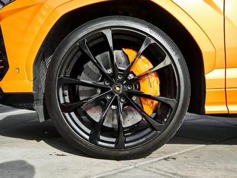 Used 2022 Lamborghini Urus image 3