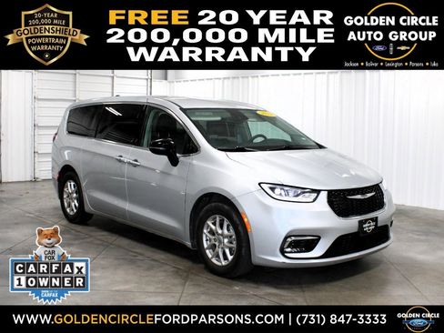 Used 2024 Chrysler Pacifica Touring-L image 1