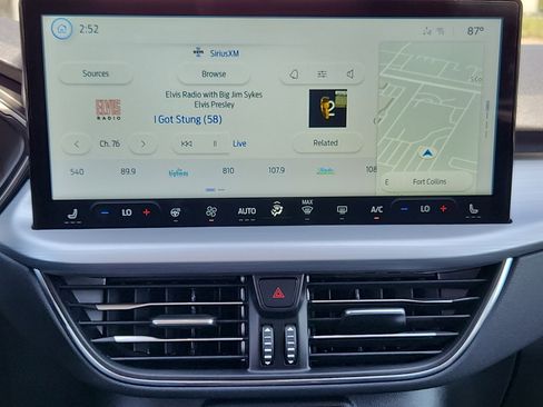 New 2024 Ford Escape SE w/ PHEV Premium Package image 24