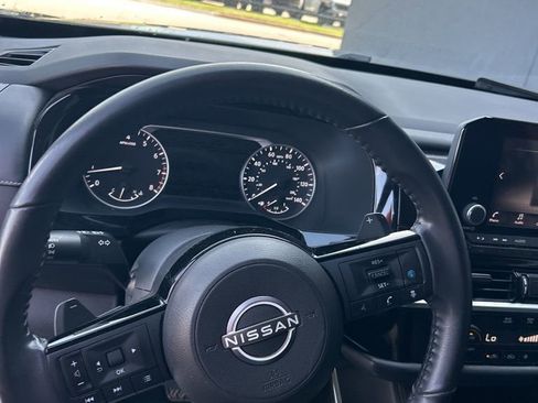 Used 2022 Nissan Pathfinder SV image 9