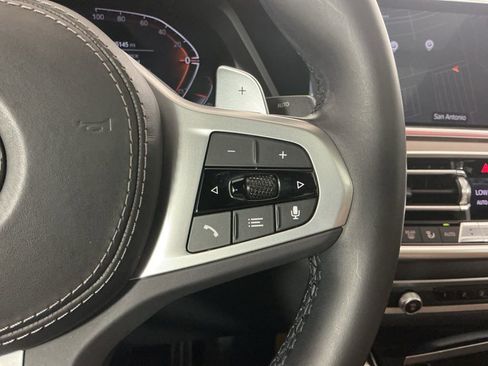 Used 2022 BMW X6 xDrive40i w/ Executive Package image 16