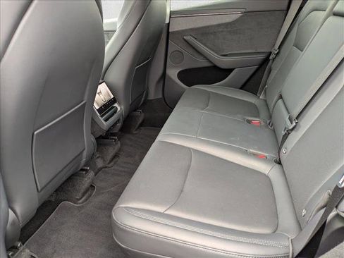 Used 2026 Tesla Model Y AWD image 14