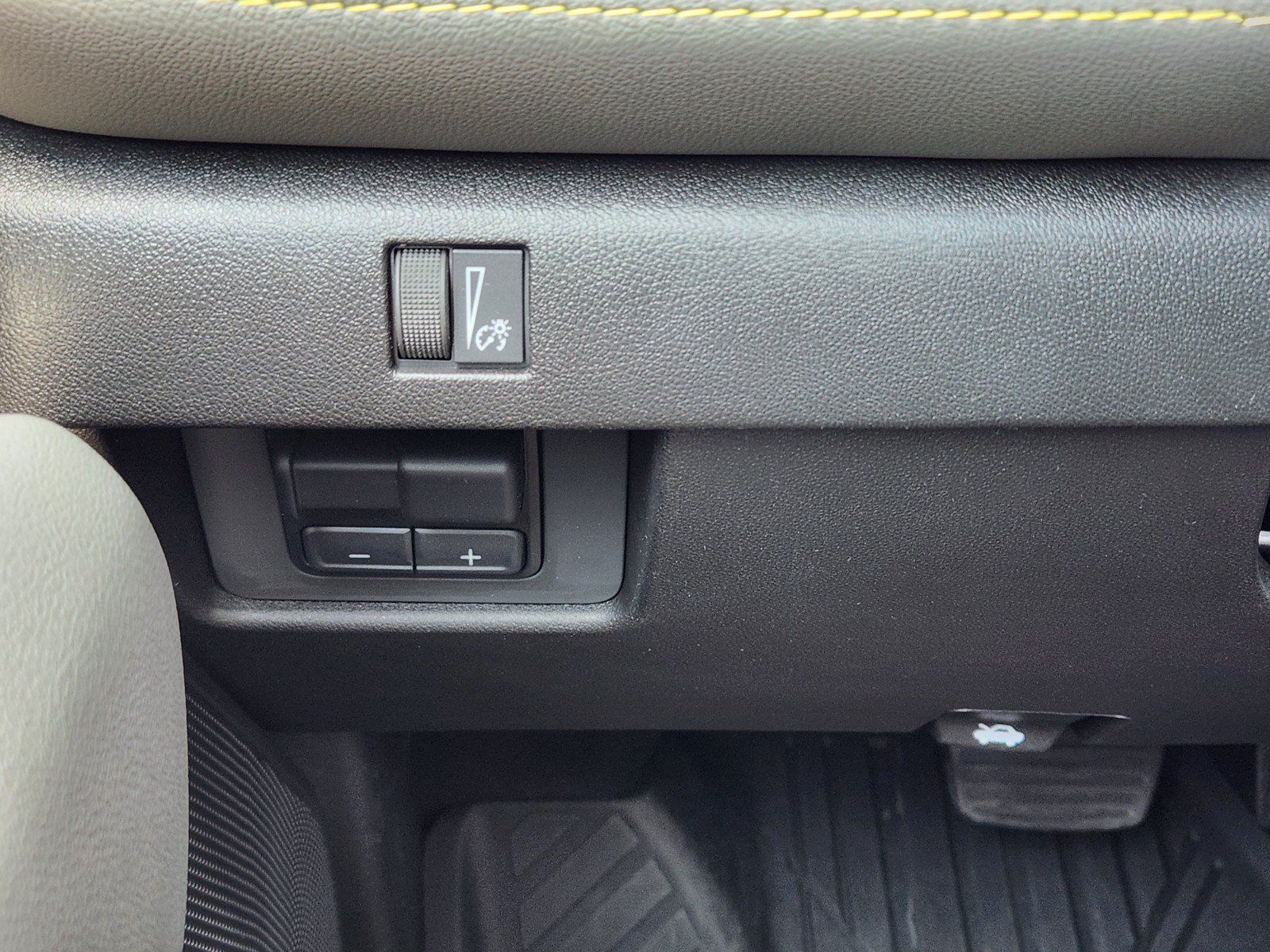 Used 2025 Chevrolet Colorado ZR2 w/ Technology Package AWD/4WD image 19