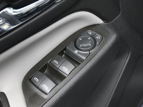 Used 2023 Chevrolet Equinox LS w/ Midnight Edition FWD image 13