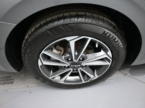 Certified 2024 Kia Forte LXS w/ LXS Technology Package image 12