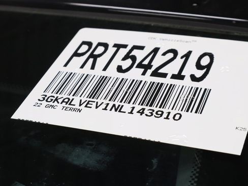 Used 2022 GMC Terrain SLT w/ LPO, Floor Liner Package image 33