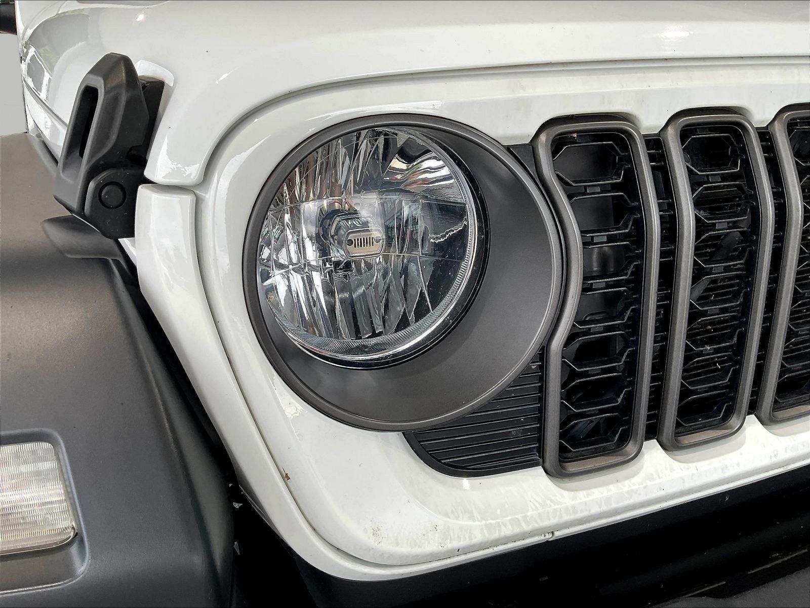 Used 2024 Jeep Wrangler Unlimited Sport AWD/4WD image 31