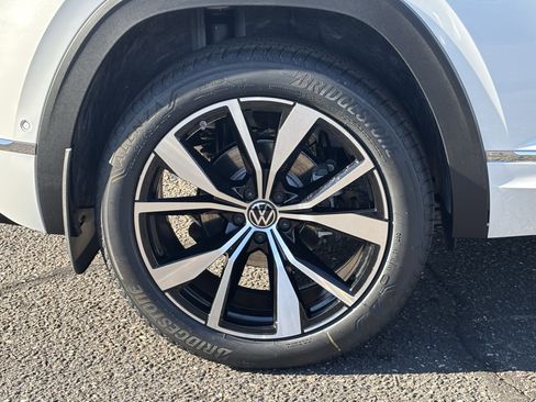 New 2026 Volkswagen Atlas Cross Sport SEL Premium R-Line image 6