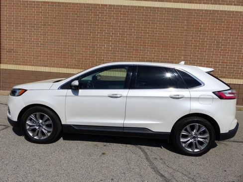 Used 2019 Ford Edge Titanium w/ Equipment Group 301A AWD/4WD image 5