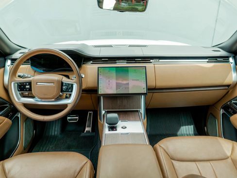 Used 2024 Land Rover Range Rover Long Wheelbase Autobiography AWD/4WD image 15