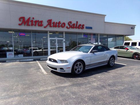 Used 2014 Ford Mustang Premium w/ Equipment Group 201A RWD image 2