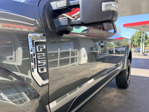 Used 2018 Ford F250 Lariat w/ Lariat Ultimate Package image 17