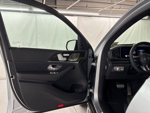 New 2026 Mercedes-Benz GLS 63 AMG 4MATIC image 5