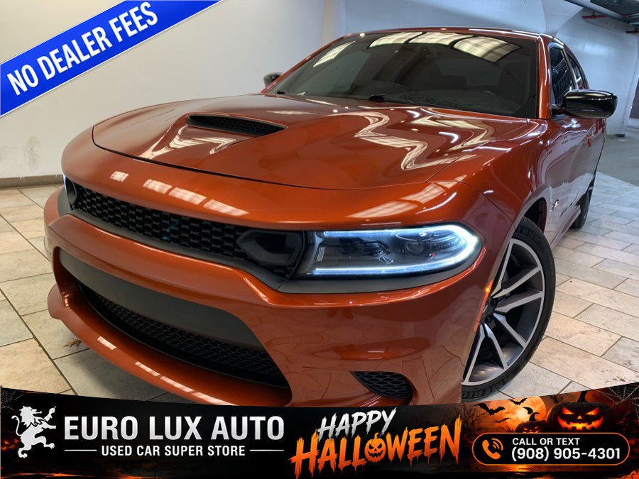 Used 2023 Dodge Charger R/T w/ Navigation & Travel Group RWD image 1