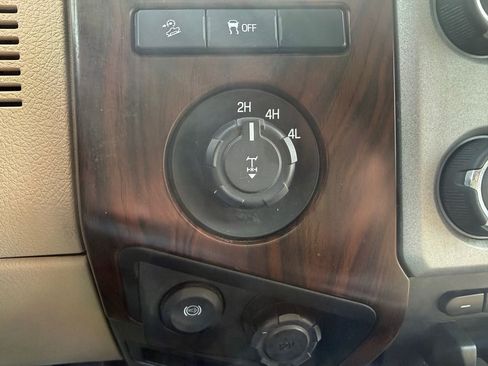 Used 2016 Ford F250 Lariat w/ Lariat Ultimate Package AWD/4WD image 37