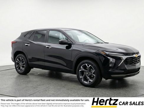 Used 2025 Chevrolet Trax LT image 1