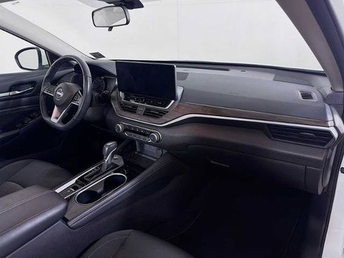 Certified 2023 Nissan Altima 2.5 SV w/ SV Premium Package FWD image 26