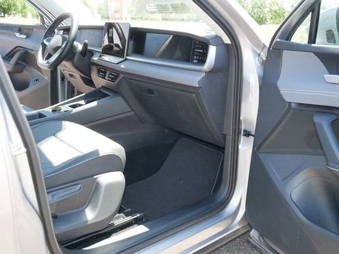 Certified 2025 Volkswagen Tiguan SE AWD/4WD image 20