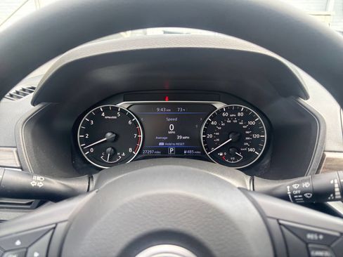 Used 2025 Nissan Altima 2.5 SV FWD image 41