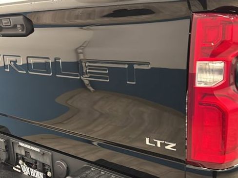 Used 2021 Chevrolet Silverado 2500 LTZ w/ Z71 Chrome Sport Edition AWD/4WD image 40