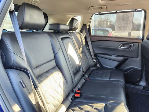 Certified 2021 Nissan Rogue Platinum image 16