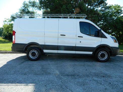 Used 2017 Ford Transit 250 130 Low Roof RWD image 5