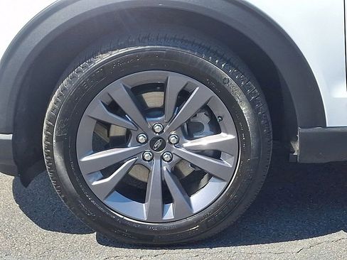 Certified 2025 Ford Explorer Active w/ Active Comfort Package AWD/4WD image 8