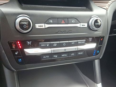 Used 2020 Ford Explorer Limited w/ Class III Trailer Tow Package AWD/4WD image 25
