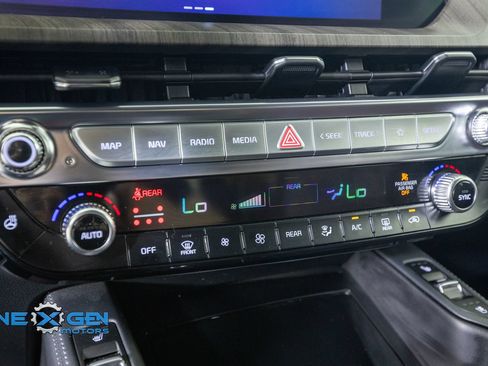 Used 2024 Kia Telluride SX Prestige w/ Towing Package AWD/4WD image 20