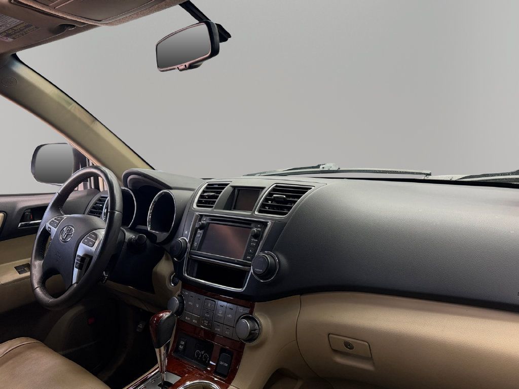 Used 2013 Toyota Highlander Limited FWD image 15