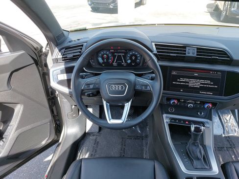Certified 2025 Audi Q3 2.0T Premium w/ Convenience Package AWD/4WD image 16