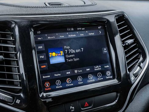 Used 2020 Jeep Cherokee Limited FWD image 22