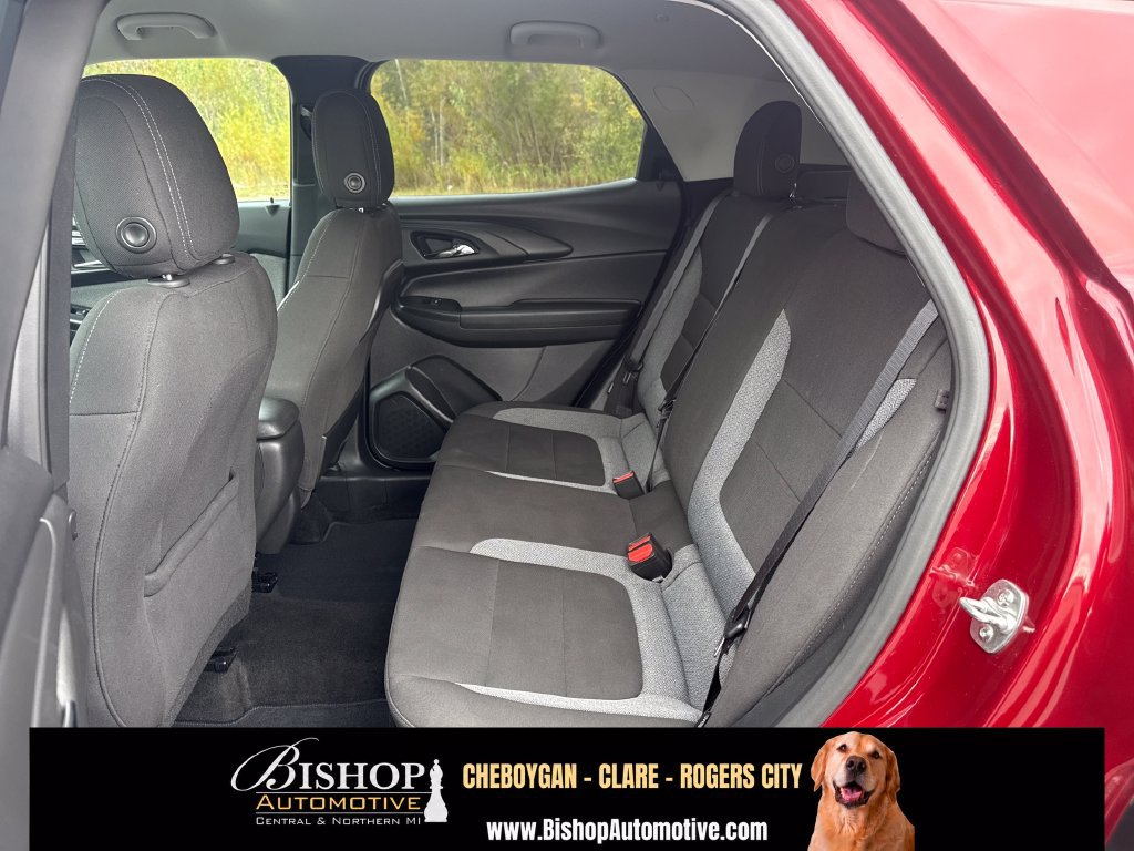 Used 2025 Chevrolet TrailBlazer LT AWD/4WD image 16