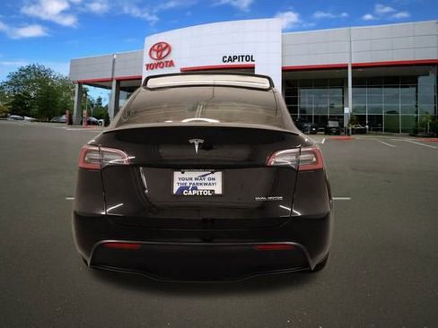 Used 2023 Tesla Model Y Performance image 3