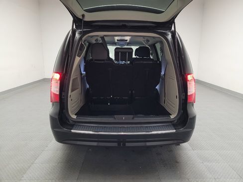 Used 2015 Chrysler Town & Country Touring w/ Driver Convenience Group FWD image 29