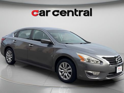 Used 2014 Nissan Altima 2.5 S FWD image 8